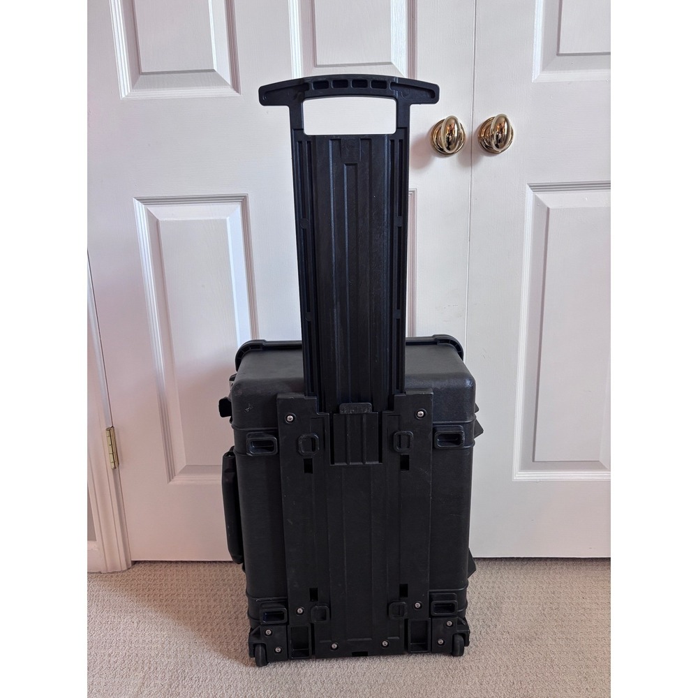 Pelican 1560 Case Black Wheeled Rolling Hard Protective Case Foam and Handle - Picture 7 of 11